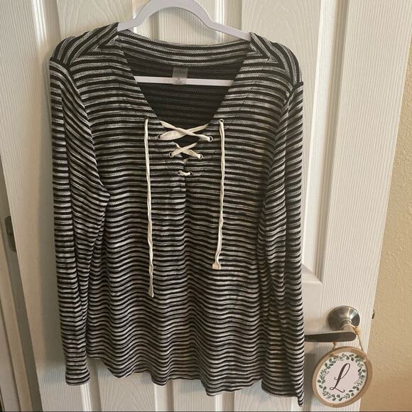 St John’s Bay Lace Up Striped Pullover Top Women's Size XL Black & White - Picture 1 of 5